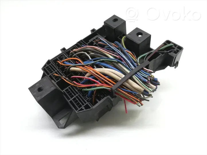 Isuzu Trooper Module de fusibles 7154-1352