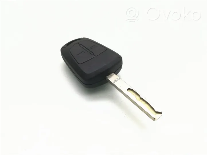 Opel Zafira B Užvedimo raktas (raktelis)/ kortelė 