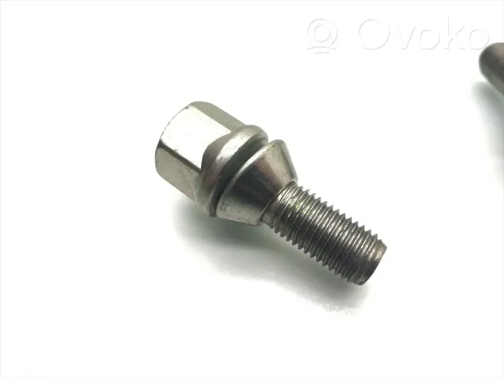 Renault Megane II Nuts/bolts 