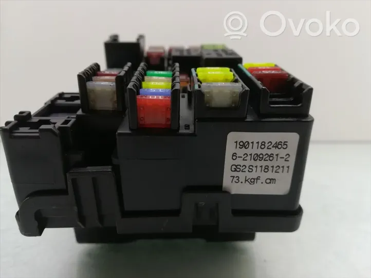 Opel Mokka X Module de fusibles 6-2109261-2