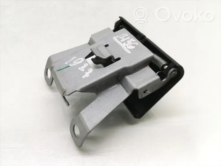 Renault Kadjar Fuel tank opening switch --