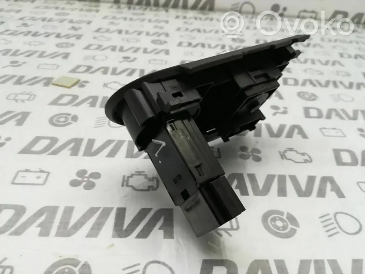 Mitsubishi Colt Wing mirror switch 