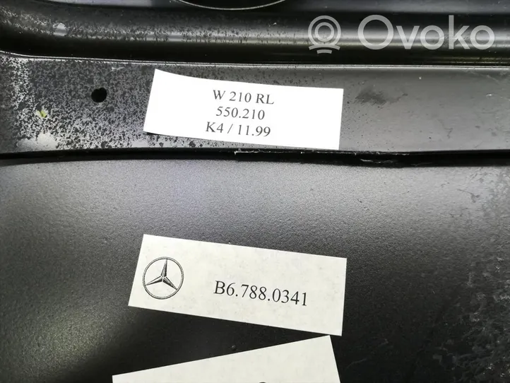 Mercedes-Benz E AMG W210 Kita salono detalė B67880341