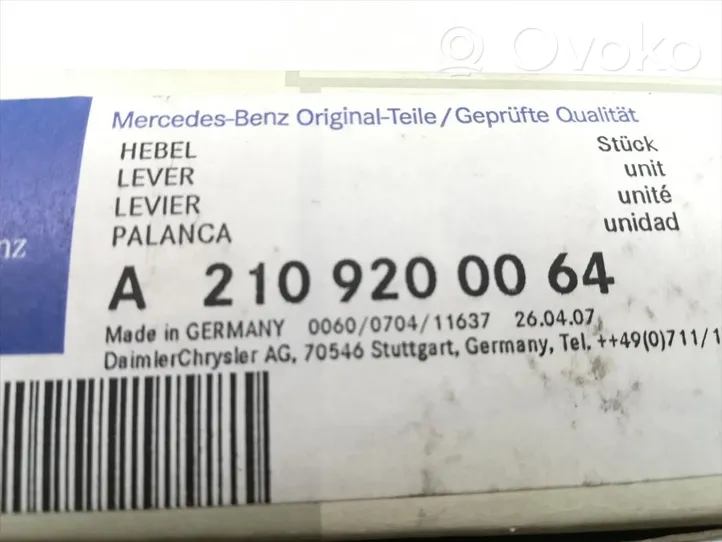 Mercedes-Benz E AMG W211 Levier / poignée de dossier de siège A2109200064