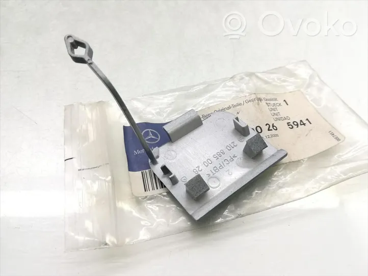 Mercedes-Benz E W210 Tappo/coprigancio di traino anteriore A2108850026