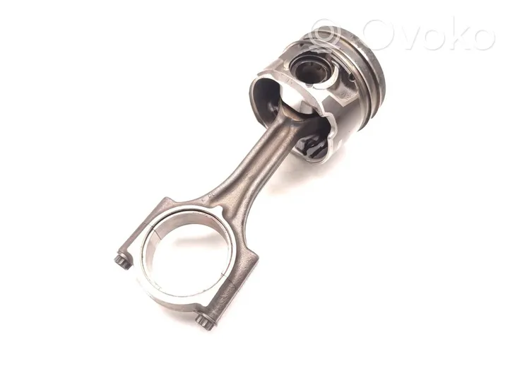 Opel Vivaro Piston with connecting rod D15DT