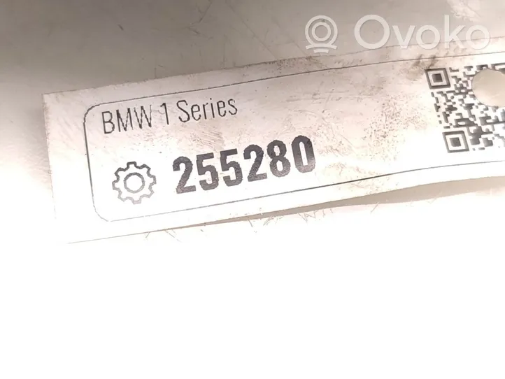 BMW 1 E82 E88 Mocowanie / uchwyt filtra oleju 7807799