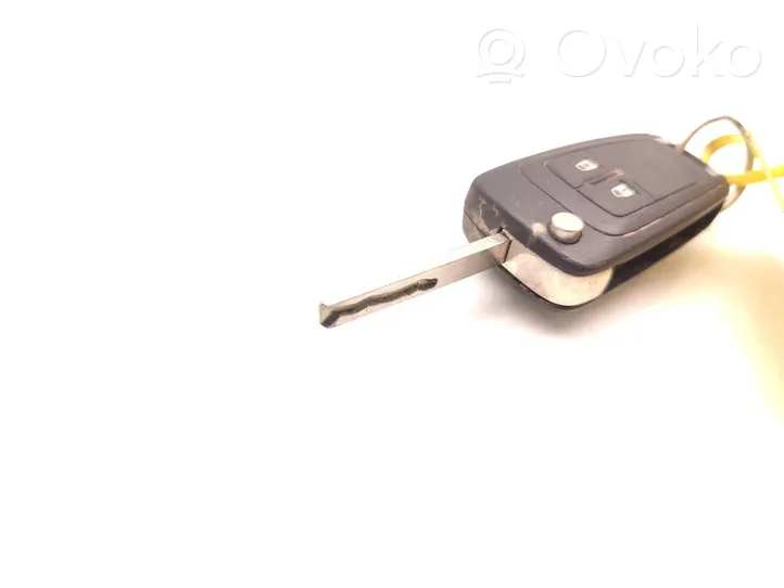 Opel Zafira B Ignition key/card 13500233