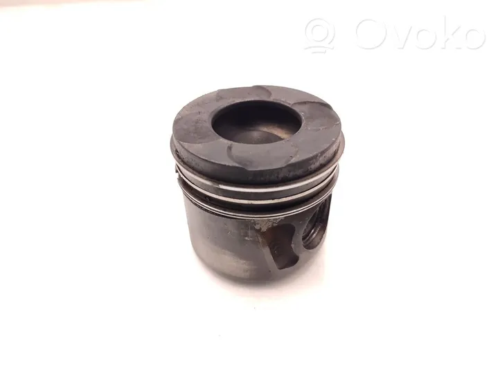 Opel Vivaro Piston R9M452