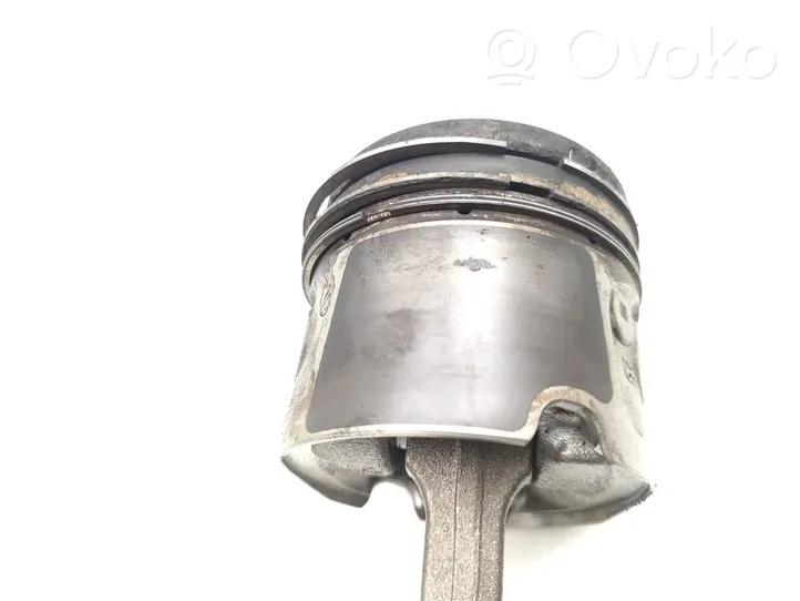 BMW 1 E82 E88 Piston with connecting rod N47D20C