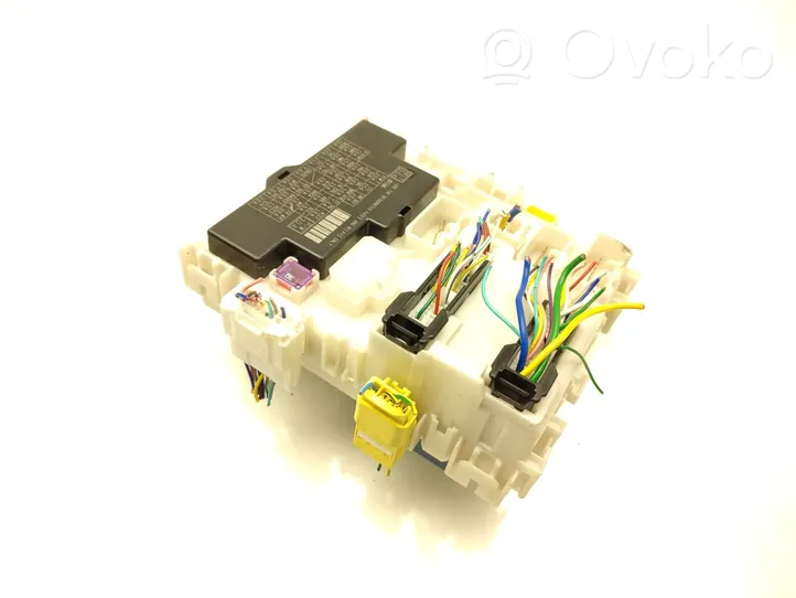 Suzuki Vitara (LY) Module de fusibles AA1A-4881