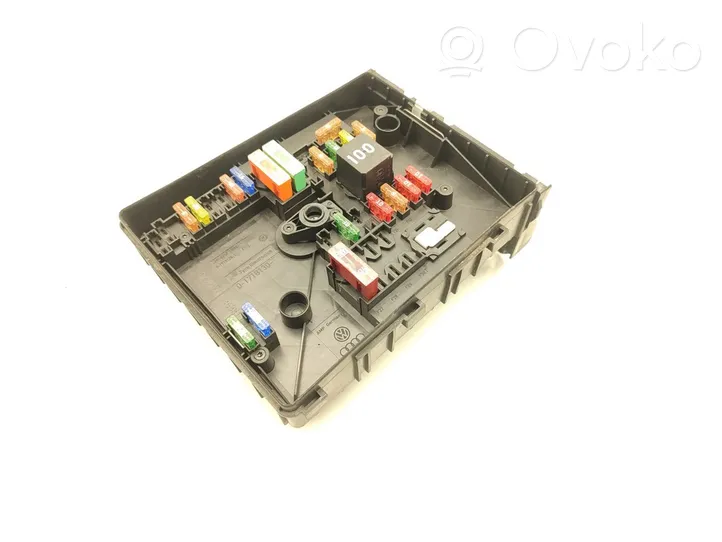 Volkswagen Caddy Fuse module 1K0937804L