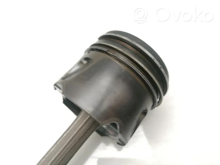 Ford Kuga I Piston avec bielle UFDA