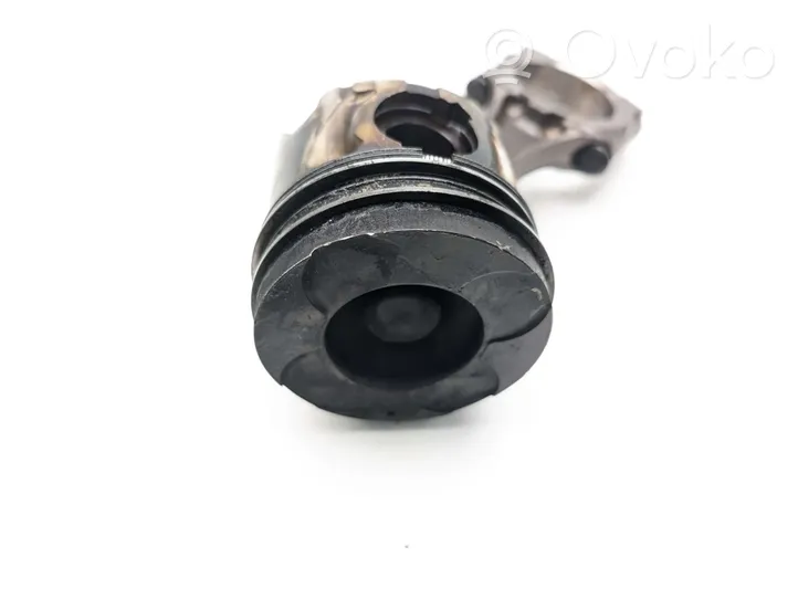 Opel Astra J Piston with connecting rod A17DTJ