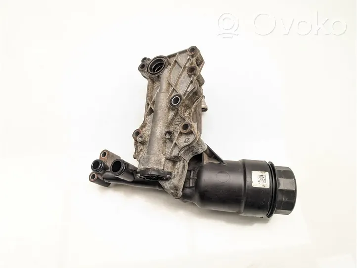 Mercedes-Benz E AMG W212 Supporto di montaggio del filtro dell’olio 70362380