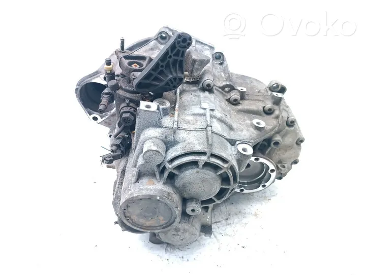Volkswagen PASSAT B7 Manual 6 speed gearbox NFU
