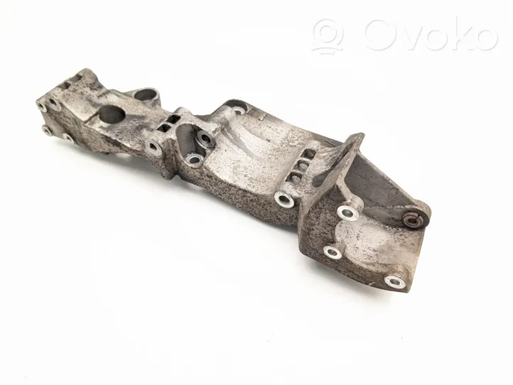 Audi A3 S3 8L Support de générateur / alternateur 06A803143P