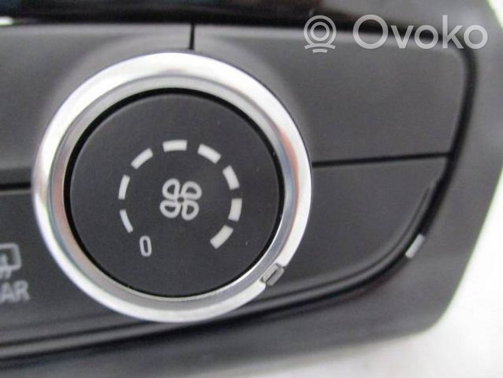 Opel Corsa F Unité de contrôle climatique 39185221