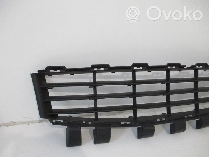 Renault Megane II Maskownica / Grill / Atrapa górna chłodnicy 8200412379