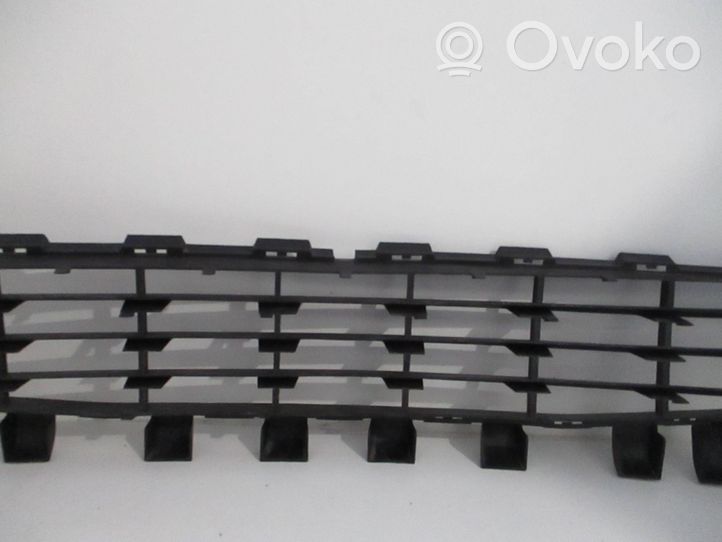 Renault Megane II Front bumper upper radiator grill 8200412379 