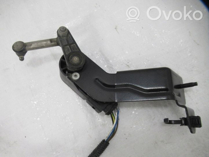 Renault Captur Czujnik poziomowania świateł osi przedniej 538214824R