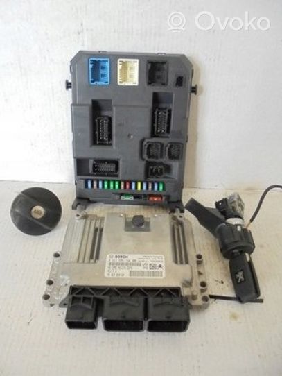 Peugeot 207 Komputer / Sterownik ECU i komplet kluczy 9666382080