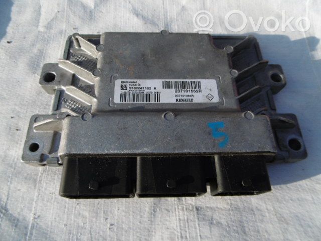 Renault Clio III Calculateur moteur ECU 237101562R