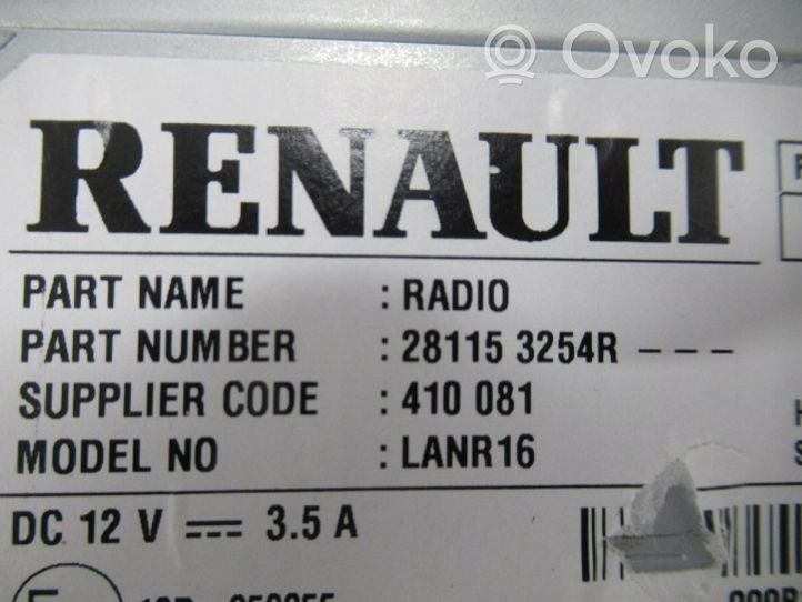 Renault Clio IV Radio/CD/DVD/GPS-pääyksikkö 281153254R