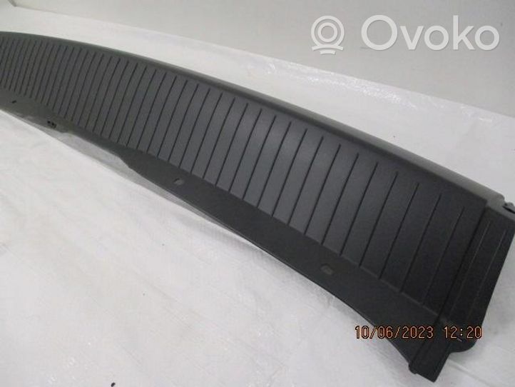 Renault Scenic II -  Grand scenic II Trunk/boot sill cover protection 8200228104    8200228104