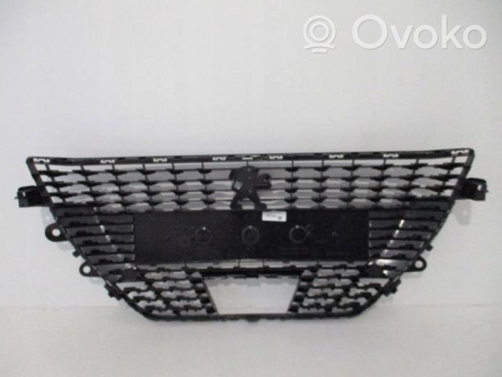 Peugeot 208 Maskownica / Grill / Atrapa górna chłodnicy 