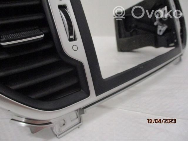 KIA Sportage Dashboard center trim panel 