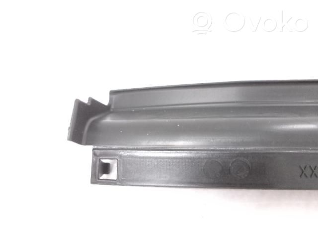 Peugeot 508 II Garniture de radiateur 9817685080