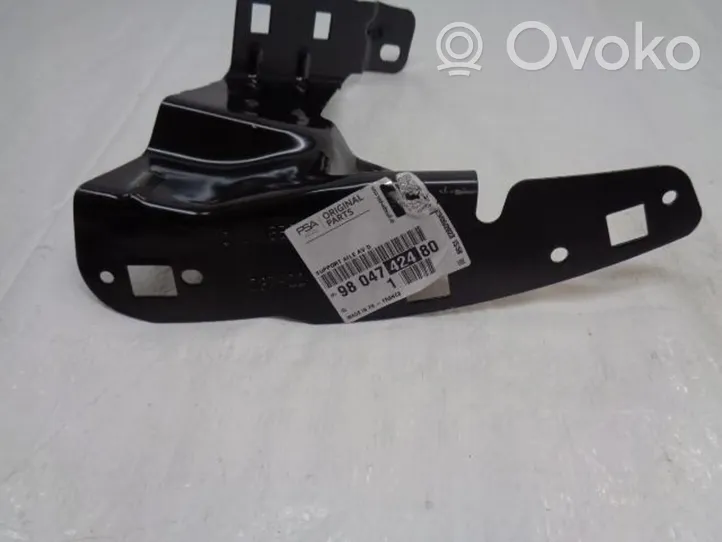 Citroen C4 III e-C4 Support de montage d'aile 9804742480