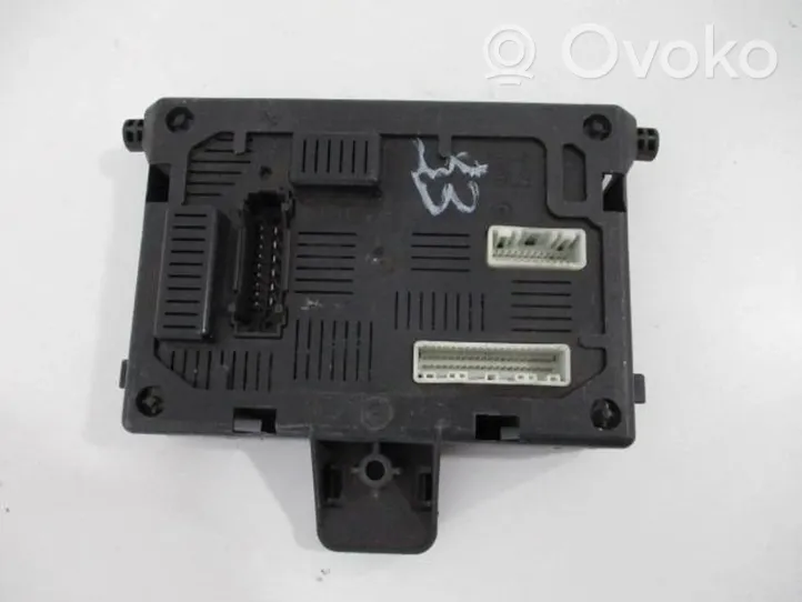 Renault Clio III Modulo di controllo del corpo centrale 8200343733