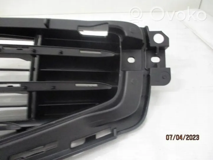 Peugeot 508 Maskownica / Grill / Atrapa górna chłodnicy 9807631077