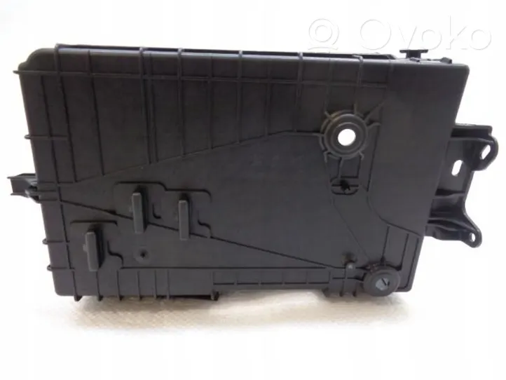 Peugeot 208 Support boîte de batterie 9801801880