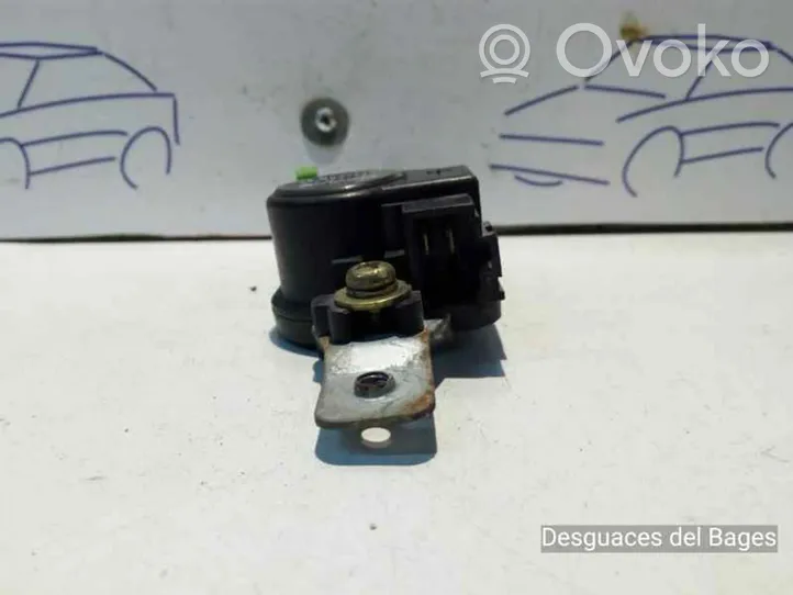 Mitsubishi Montero Moteur de verrouillage porte avant MB669156