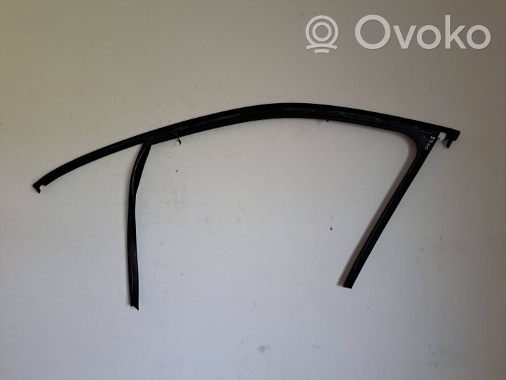 Porsche Cayenne (92A) Rivestimento modanatura del vetro della portiera anteriore 7P0837432A