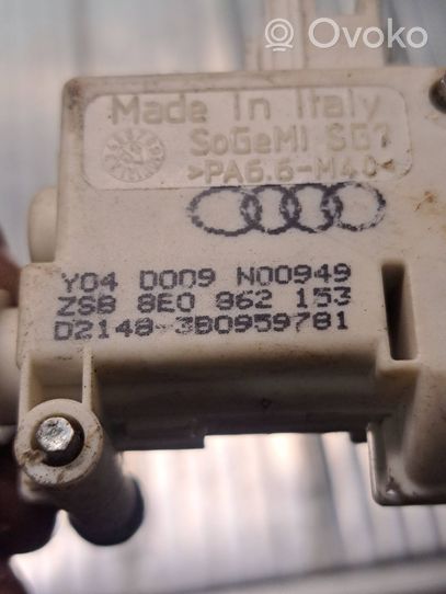 Audi A4 S4 B5 8D Centrinio užrakto varikliukas 3B0959781