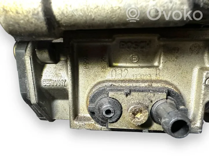 Volkswagen Golf III Throttle valve 032133023B