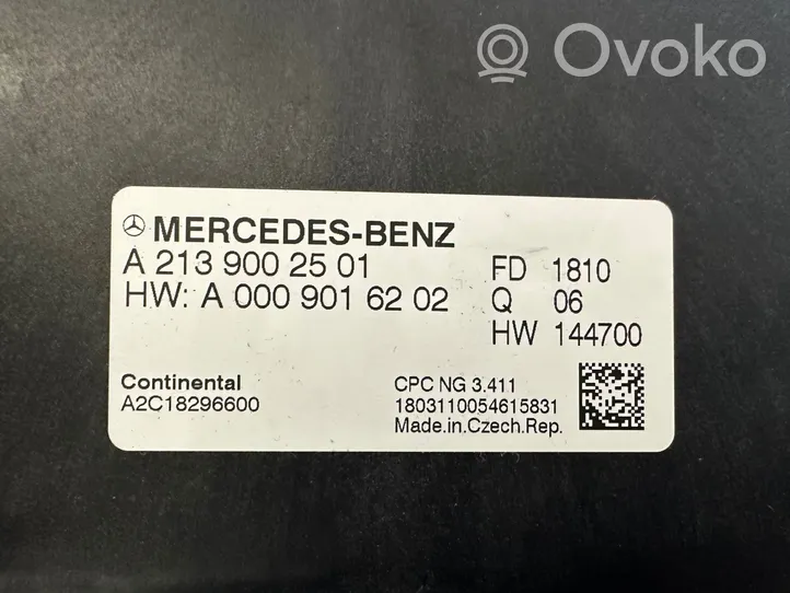 Mercedes-Benz E W213 Vaihdelaatikon ohjainlaite/moduuli A2139002501