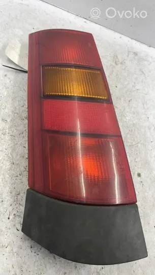 Renault Super R5 Lampa tylna 7701030761