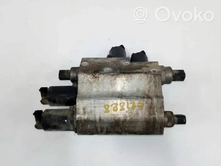 BMW 5 E39 Air suspension compressor 6760840