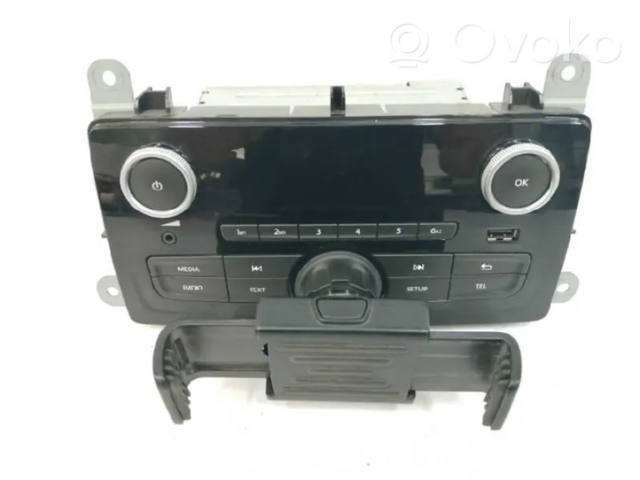 Renault Clio IV Panel / Radioodtwarzacz CD/DVD/GPS 281154076R