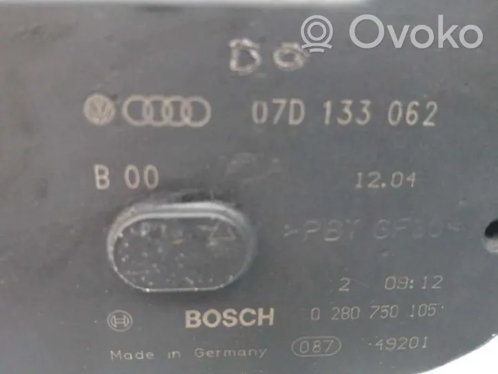 Audi A8 S8 D3 4E Kaasuttimen ilmaläppärunko 07D133062