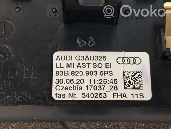 Audi Q3 F3 Dysze / Kratki środkowego nawiewu deski rozdzielczej 83B820903