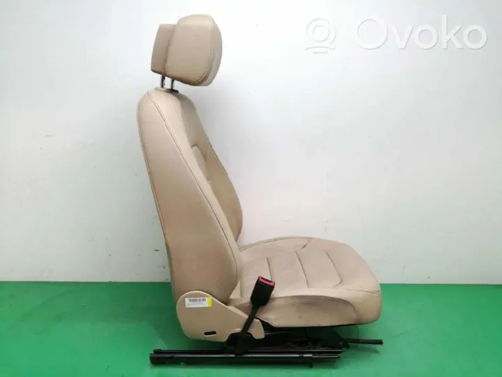 Volkswagen PASSAT B7 Front driver seat 