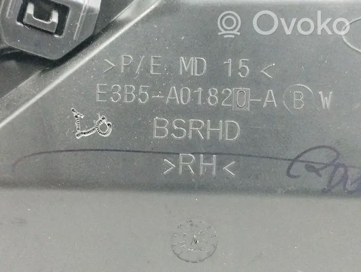 Ford Ka Dysze / Kratki środkowego nawiewu deski rozdzielczej E3B5A01820ABW