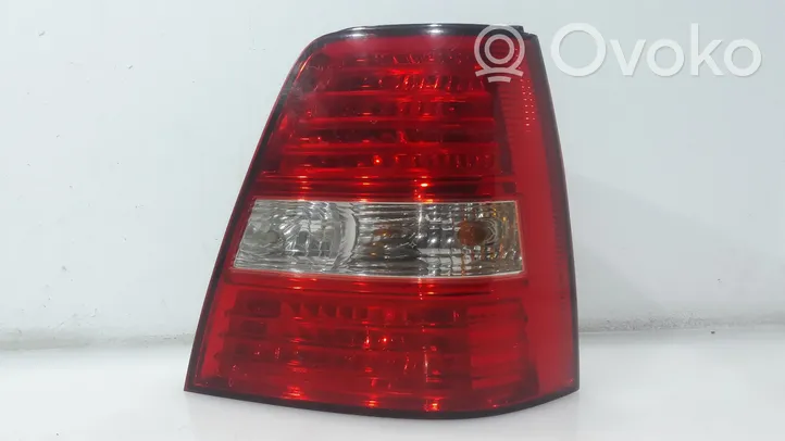 KIA Sorento Rear/tail lights 924023E010