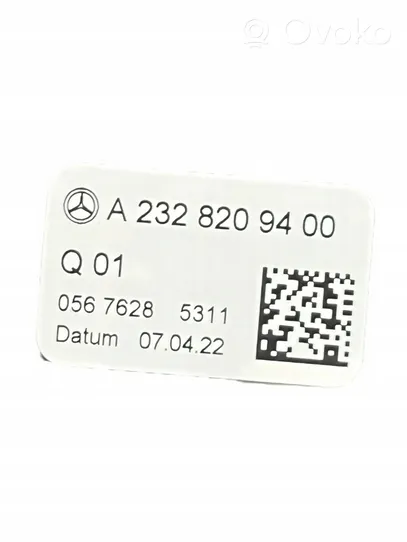 Mercedes-Benz C W202 USB-pistokeliitin a2328209400